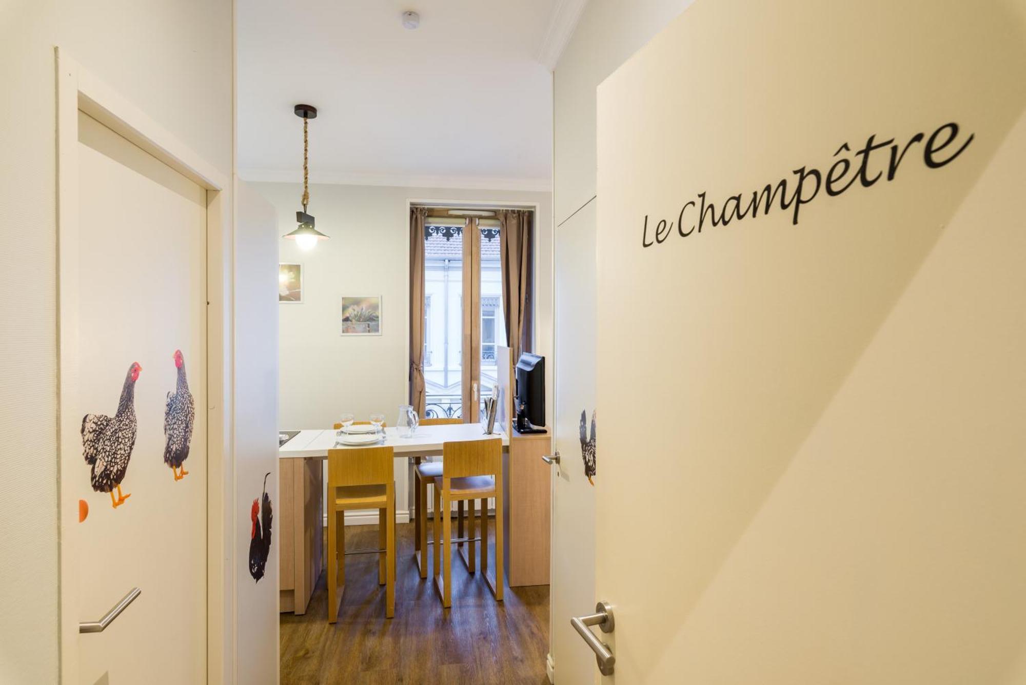 Les Charmettes - Lyon 6Ieme Apartment Bilik gambar